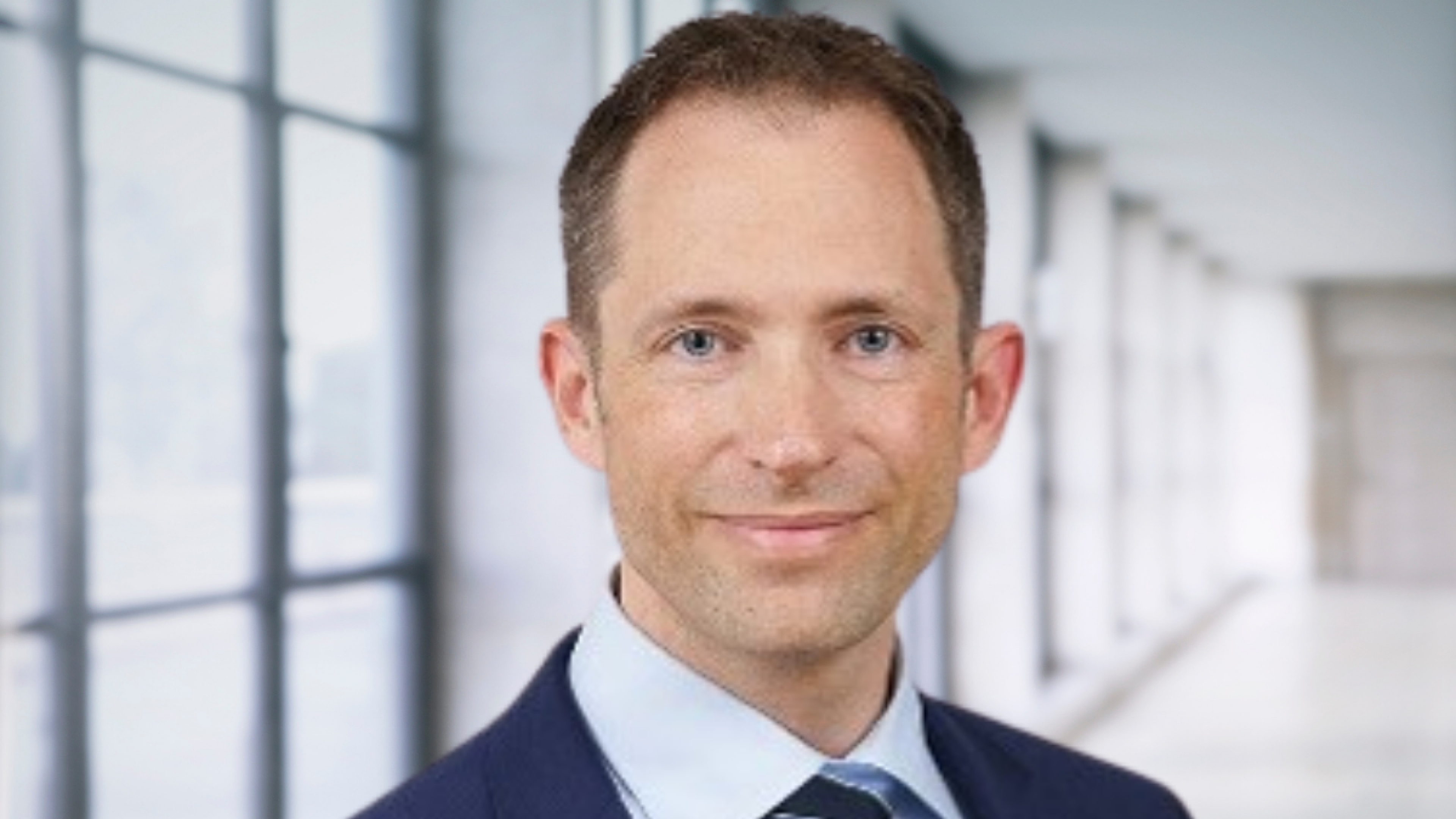 Personen_Corp_Hintergrund - Marc Schürch_corp