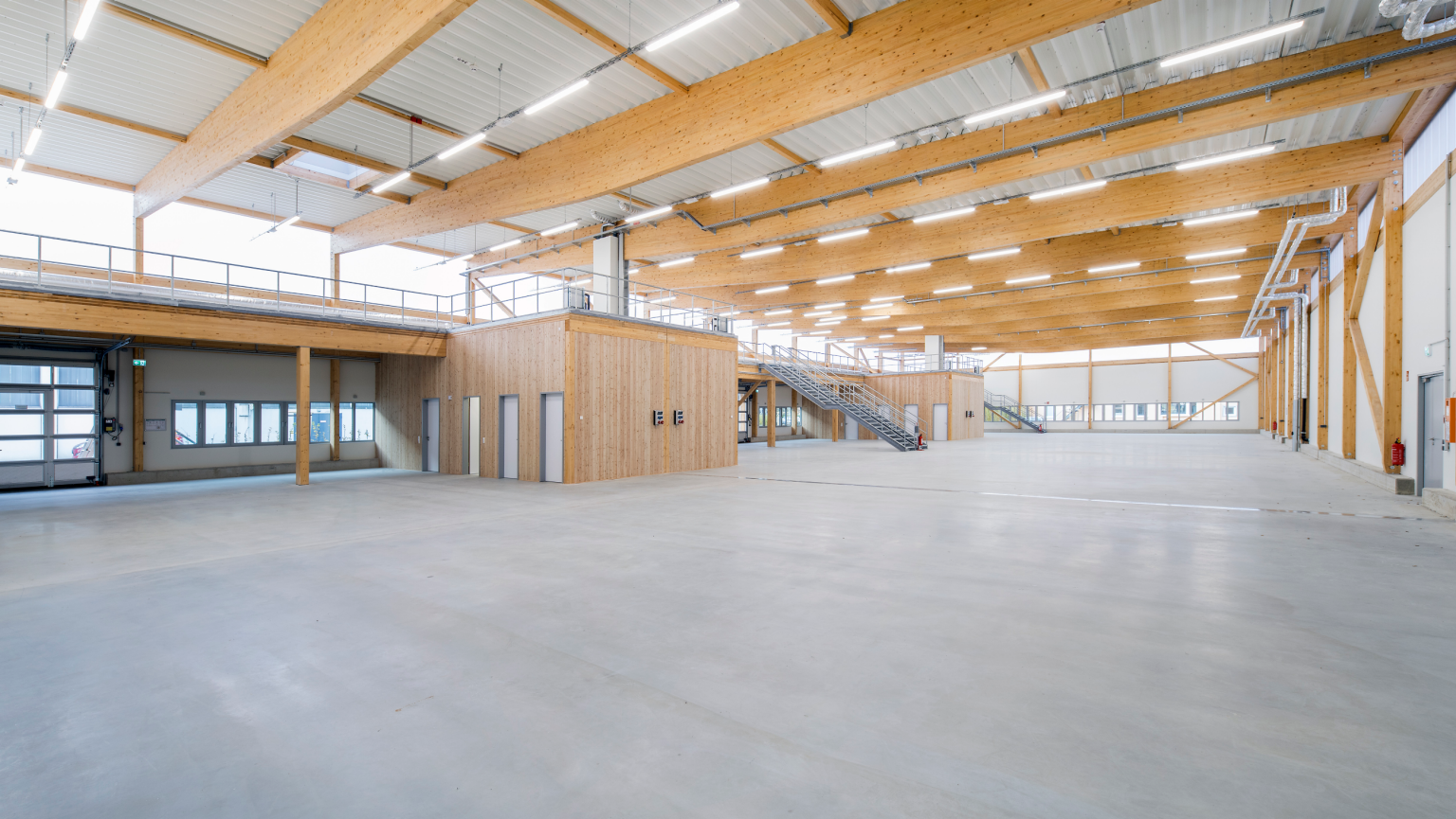 The Werkhalle has a gross floor area of 3700 m2 and enables up to eight commercial tenants to build highly flexible, self-sufficient rental units with no disruptive internal supports that meet the highest standards in terms of design, function, lighting, overall experience and sustainability.