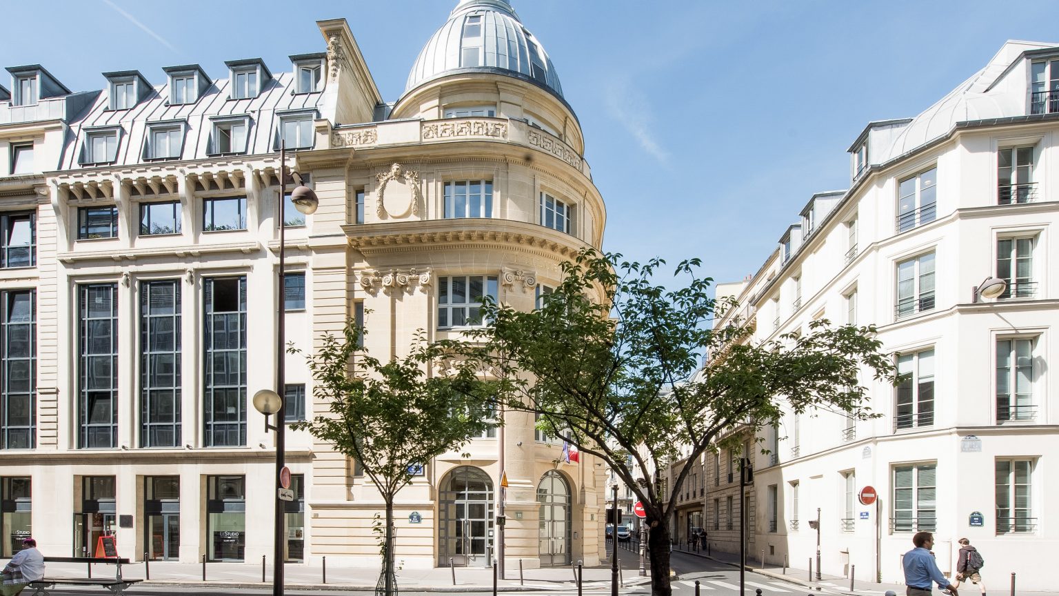 bureau rue st george paris